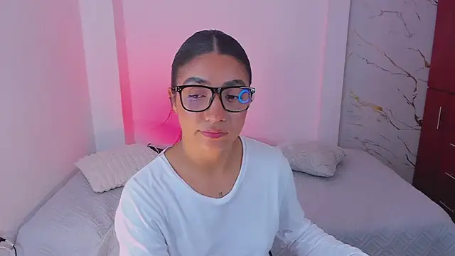 Snapshot of martina_roldam chatting on 16, 3, 2026 martina roldam online show from 16, 3, 2026