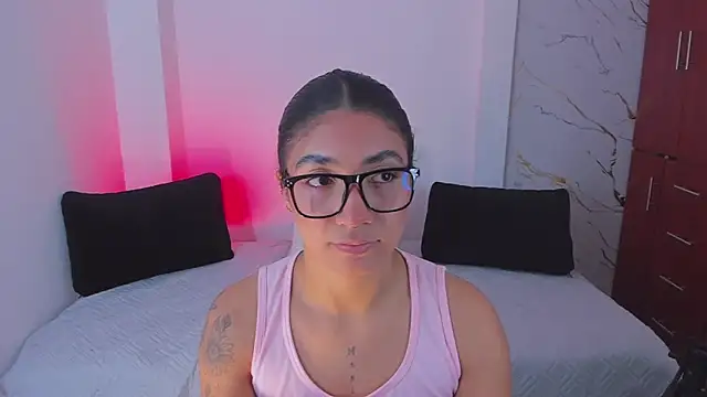 Snapshot of martina_roldam chatting on 18, 3, 2026 martina roldam online show from 18, 3, 2026