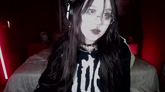 chloe crystall killer online show from 9, 10, 2025