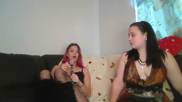 Snapshot of BedroomBarbie chatting on 2, 10, 2025 BedroomBarbie online show from 2, 10, 2025