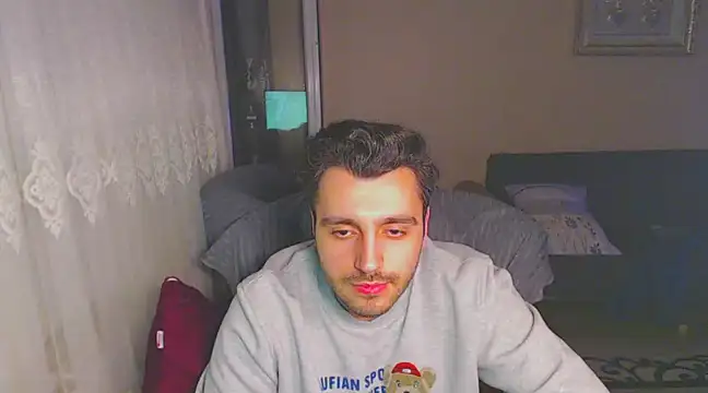 handsomeee04 online show from 9, 1, 2025