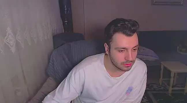 handsomeee04 online show from 2, 2, 2025