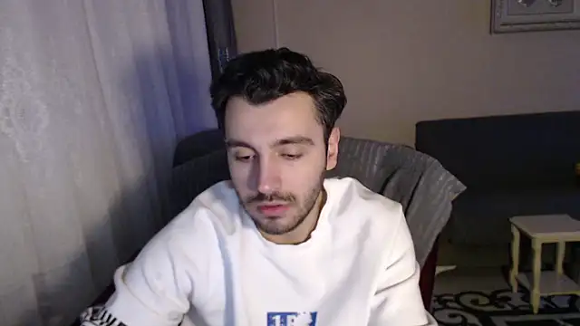 handsomeee04 online show from 3, 12, 2025