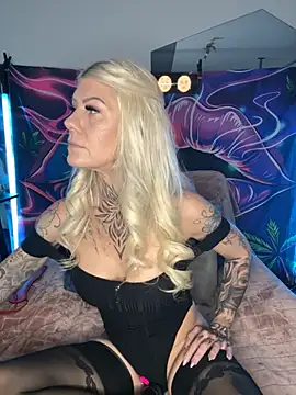 Snapshot of Tata-Ink chatting on 15, 10, 2025 Tata-Ink online show from 15, 10, 2025