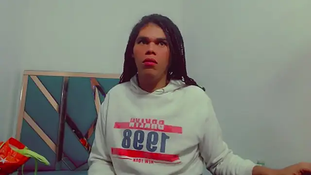 Snapshot of fox_naughty_violet chatting on 28, 11, 2025 fox naughty violet online show from 28, 11, 2025