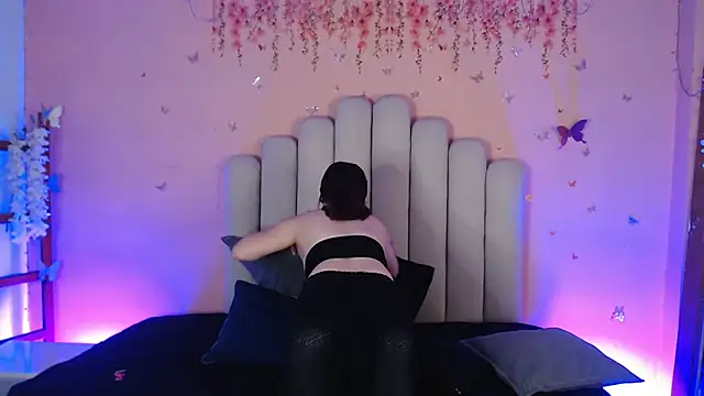 Sweetlu gh online show from 11, 10, 2025