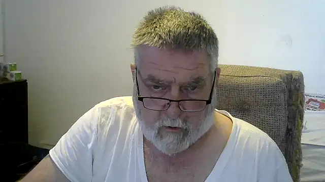 Snapshot of viejo_oso chatting on 5, 11, 2025 viejo oso online show from 5, 11, 2025