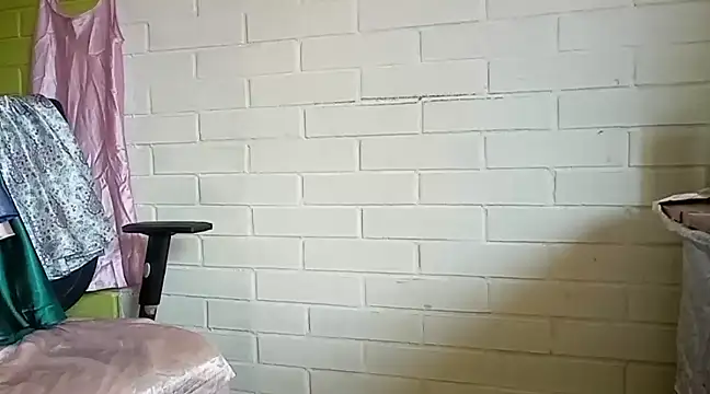 naughtyuki00 online show from 4, 1, 2025