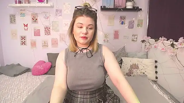 Snapshot of TessPleasure chatting on 3, 2, 2025 TessPleasure online show from 3, 2, 2025