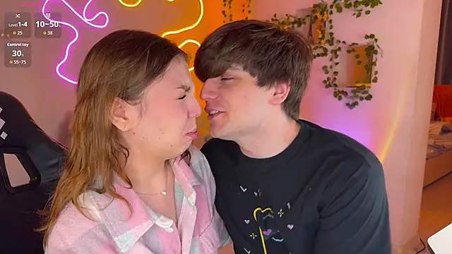 RobertAndLinela online show from 11, 11, 2025