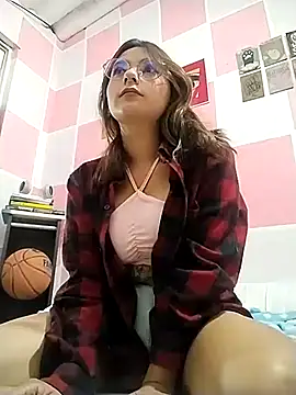 Snapshot of Paulina_mosh chatting on 11, 3, 2025 Paulina mosh online show from 11, 3, 2025