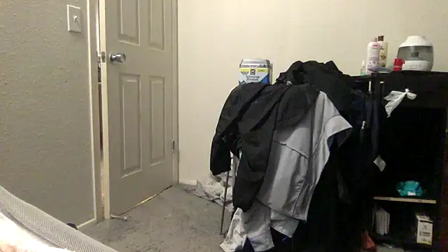 Snapshot of bubblebut420 chatting on 21, 11, 2025 bubblebut420 online show from 21, 11, 2025