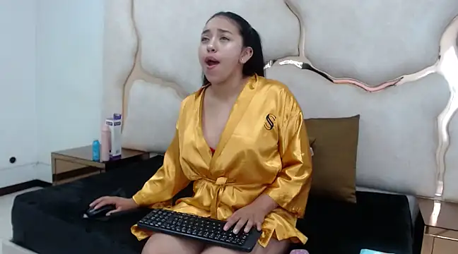 IsabellRodriguez18 online show from 10, 1, 2025