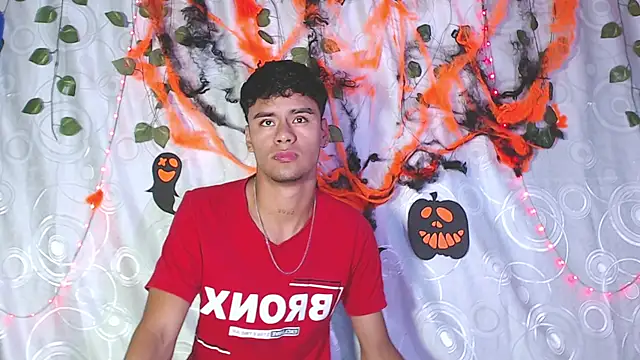 Snapshot of Andres_7676 chatting on 25, 10, 2025 Andres 7676 online show from 25, 10, 2025