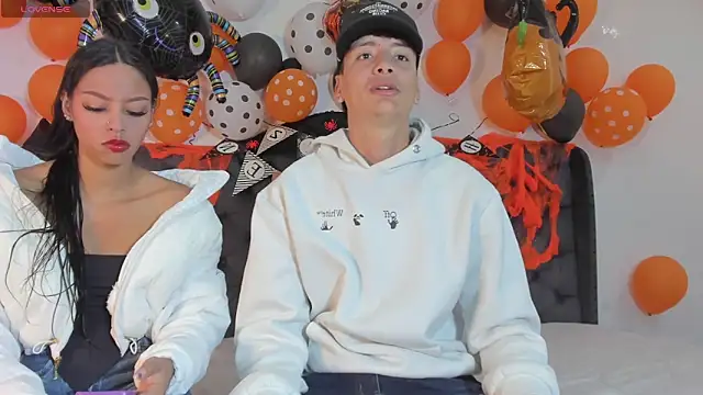 Snapshot of two_milkyway chatting on 20, 10, 2025 two milkyway online show from 20, 10, 2025