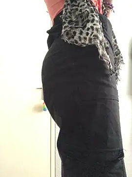 xxSexyTalia28 online show from 9, 1, 2025