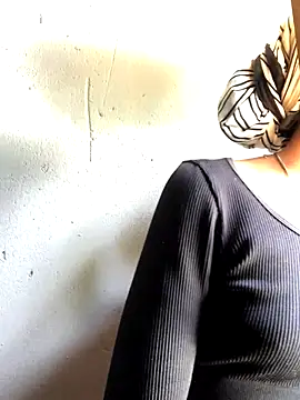 xxSexyTalia28 online show from 8, 10, 2025