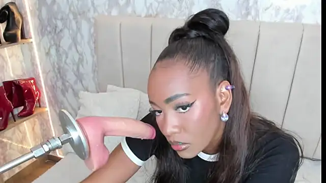 whiitneyfox online show from 26, 10, 2025