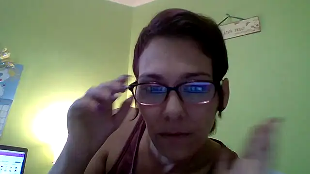 TheOneNOnlyHalfPint online show from 8, 2, 2025