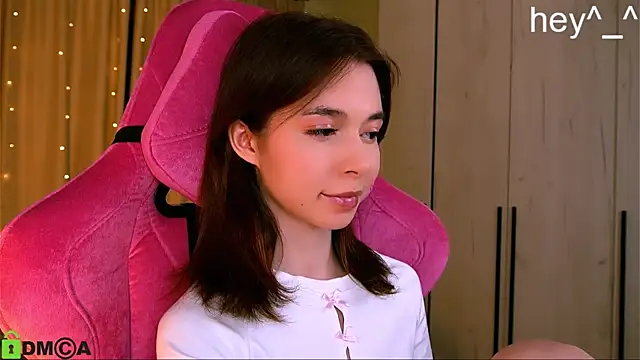 LittleOriana online show from 7, 3, 2025