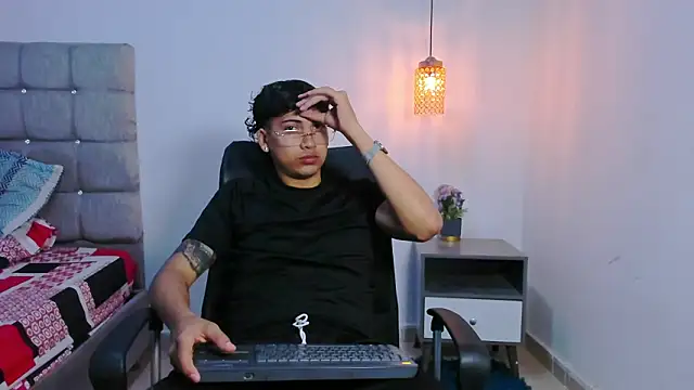 Snapshot of Br4ndxpimm chatting on 19, 3, 2026 Br4ndxpimm online show from 19, 3, 2026