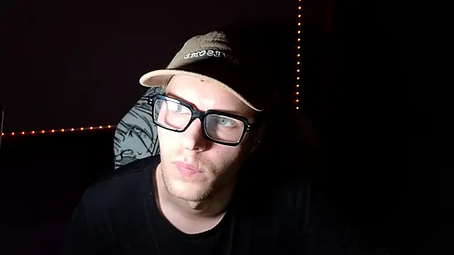 Leonnextdoor online show from 12, 1, 2025