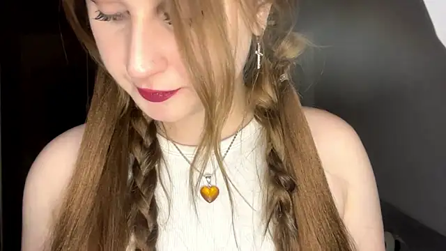 SelinaHope18 online show from 13, 1, 2025