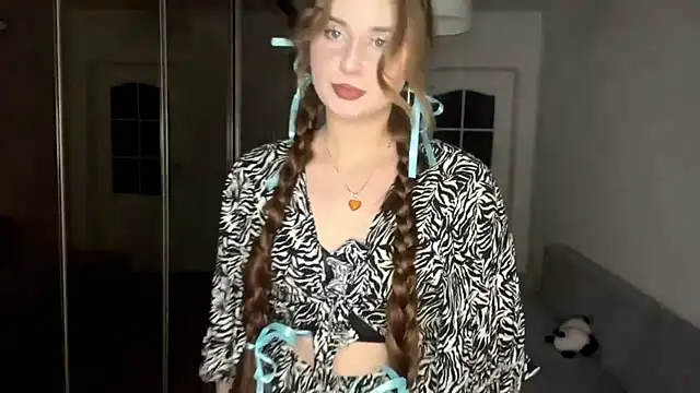 SelinaHope18 online show from 13, 1, 2025