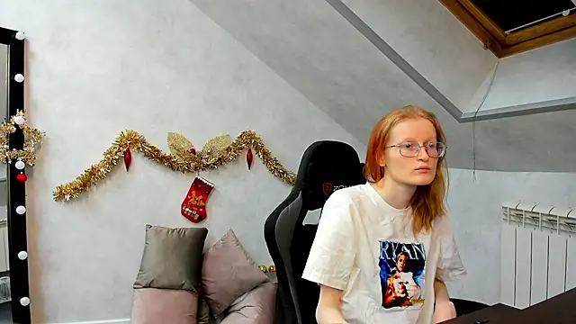 Snapshot of ElizabethHarpper chatting on 7, 1, 2025 ElizabethHarpper online show from 7, 1, 2025