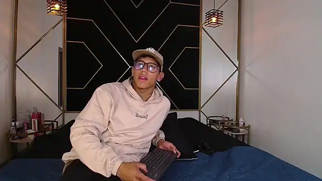 Snapshot of RyanPricee chatting on 22, 10, 2025 RyanPricee online show from 22, 10, 2025