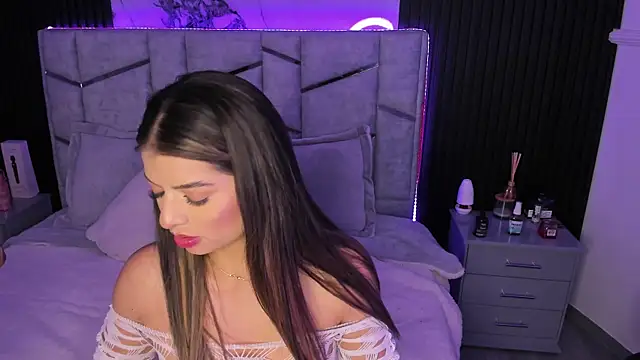 daniiphoeniixx online show from 5, 3, 2025