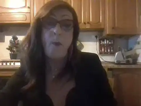 Snapshot of Tiabet chatting on 18, 12, 2025 Tiabet online show from 18, 12, 2025