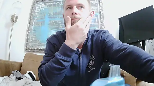 Snapshot of bjay1210 chatting on 11, 1, 2025 bjay1210 online show from 11, 1, 2025