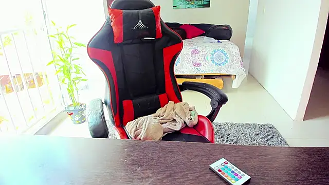 Snapshot of Adam_Valenciia chatting on 15, 10, 2025 Adam Valenciia online show from 15, 10, 2025