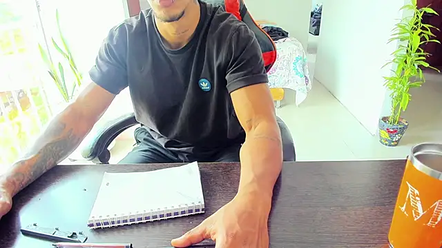 Snapshot of Adam_Valenciia chatting on 17, 10, 2025 Adam Valenciia online show from 17, 10, 2025