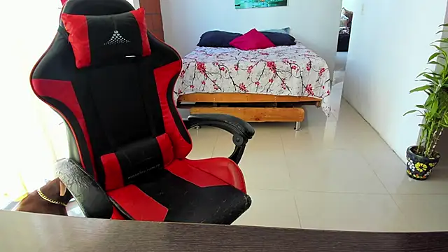 Snapshot of Adam_Valenciia chatting on 24, 10, 2025 Adam Valenciia online show from 24, 10, 2025