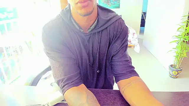 Snapshot of Adam_Valenciia chatting on 25, 10, 2025 Adam Valenciia online show from 25, 10, 2025