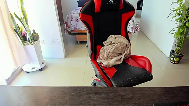 Snapshot of Adam_Valenciia chatting on 3, 11, 2025 Adam Valenciia online show from 3, 11, 2025