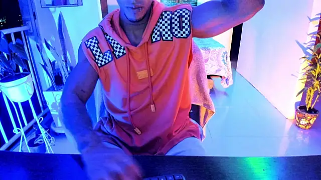 Snapshot of Adam_Valenciia chatting on 7, 11, 2025 Adam Valenciia online show from 7, 11, 2025