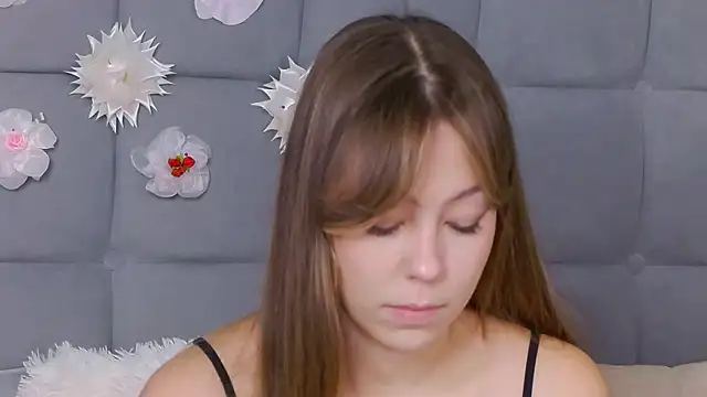 Snapshot of TheEmma chatting on 11, 10, 2025 TheEmma online show from 11, 10, 2025