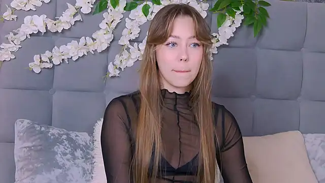 Snapshot of TheEmma chatting on 20, 11, 2025 TheEmma online show from 20, 11, 2025