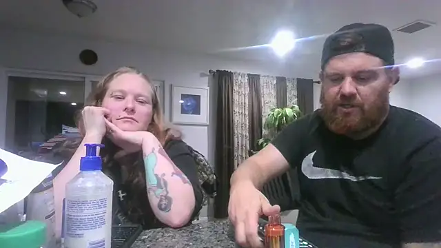 Cupcakesnbooboo online show from 4, 1, 2025