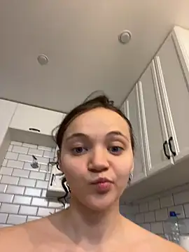 Snapshot of TheYourL chatting on 28, 12, 2024 TheYourL online show from 28, 12, 2024