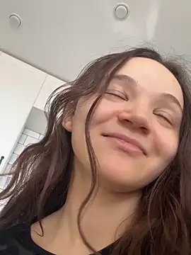 Snapshot of TheYourL chatting on 10, 3, 2025 TheYourL online show from 10, 3, 2025