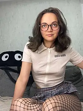 Snapshot of TheYourL chatting on 19, 9, 2025 TheYourL online show from 19, 9, 2025