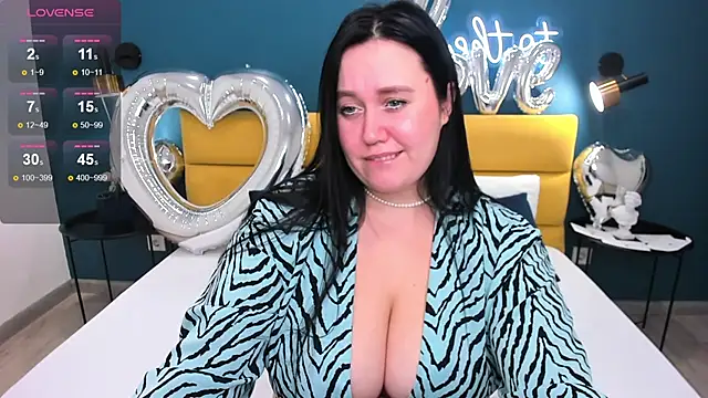 Snapshot of GloriaBates chatting on 16, 2, 2025 GloriaBates online show from 16, 2, 2025