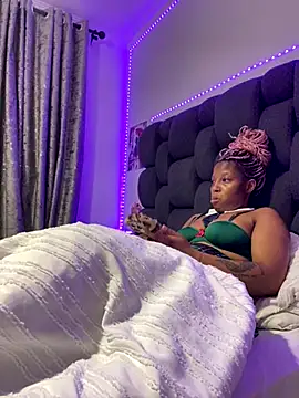 Thando04 online show from 14, 11, 2025