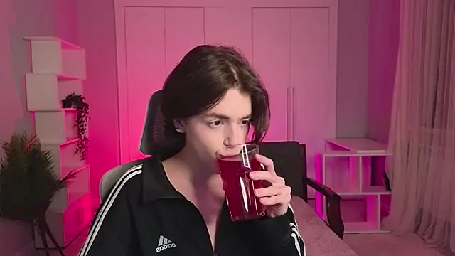 b0y fantasy online show from 8, 2, 2025