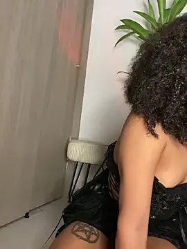 Snapshot of bronwgirl69 chatting on 26, 9, 2025 bronwgirl69 online show from 26, 9, 2025