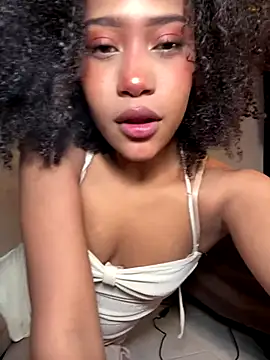 Snapshot of bronwgirl69 chatting on 28, 9, 2025 bronwgirl69 online show from 28, 9, 2025